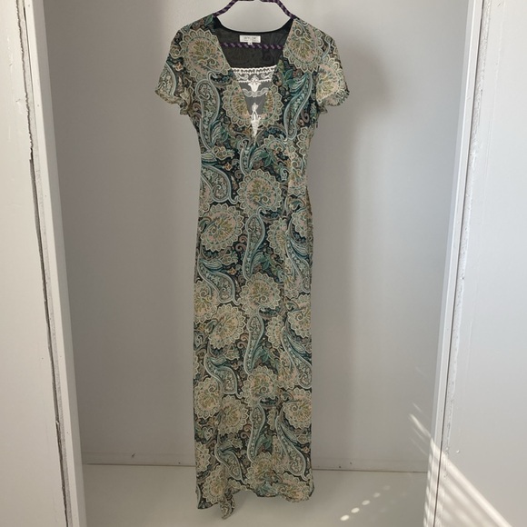 Floor length fall chiffon dress. It can tie to the front or back with a slit. - Picture 2 of 5